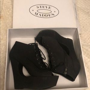 Steve Madden wedged 8 1/2